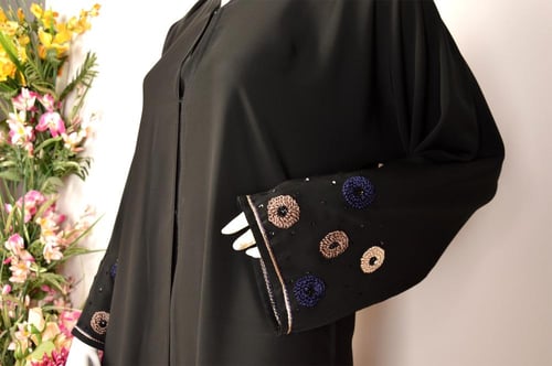 عباية تطريز يدوي 99FO1