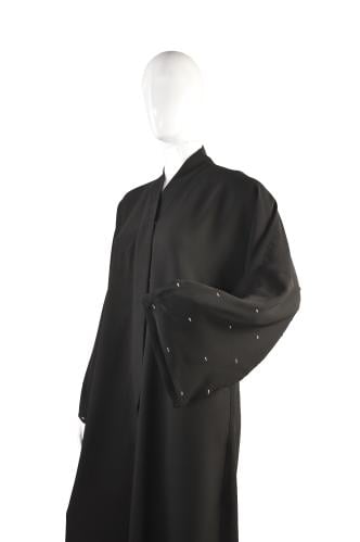 عباية فخمة وجذابة من ماركة بدون اسم، مصنوعة من حري...