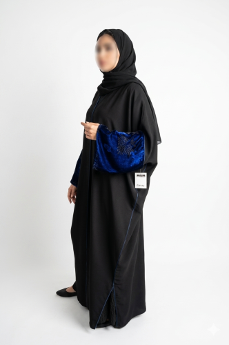 عباية مطرزة