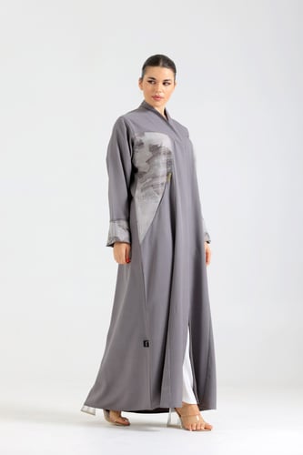 عباية بجيوب امامية تناسب الموظفات