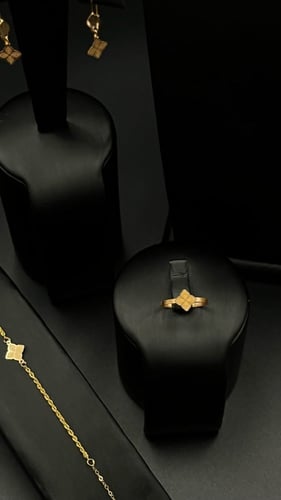 طقم ذهب عيار 21