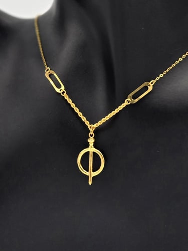 عقد ذهب عيار 21