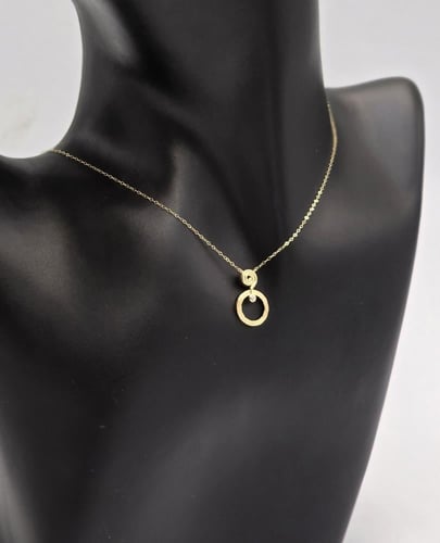 عقد ذهب عيار 18