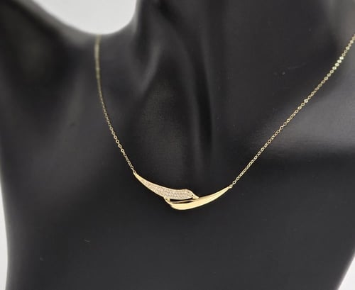 عقد ذهب عيار 18