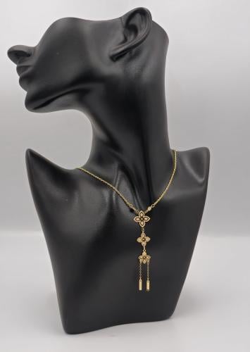 عقد ذهب عيار 21