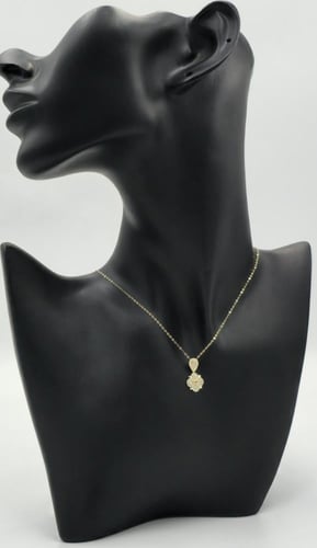 عقد ذهب عيار 18