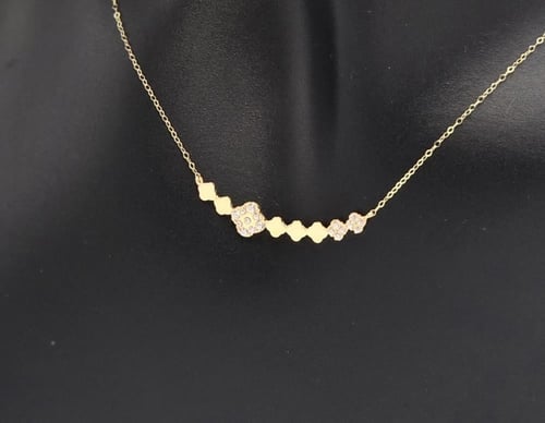 عقد ذهب عيار 18