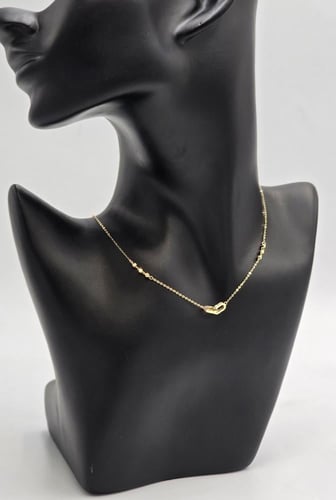 عقد ذهب عيار 18