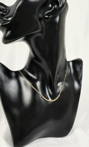 عقد ذهب عيار 18