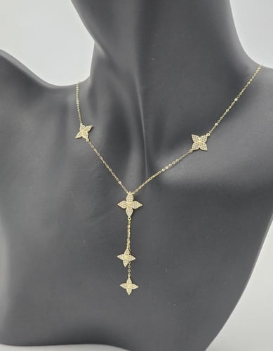 عقد ذهب عيار 18