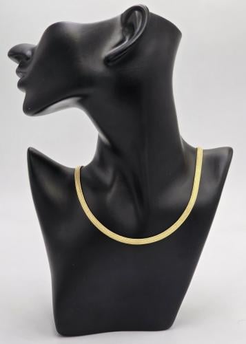 عقد ذهب عيار 18