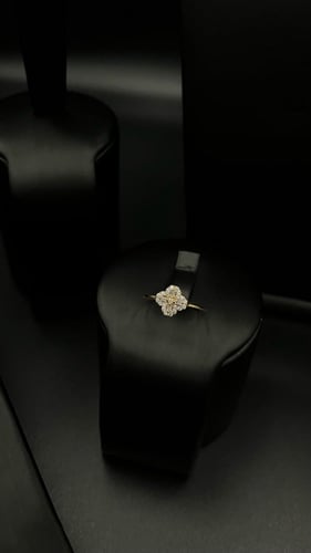 طقم ذهب عيار 18