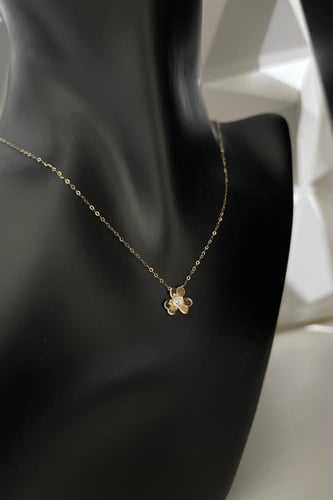 عقد ذهب عيار 18