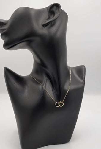 عقد ذهب عيار 18