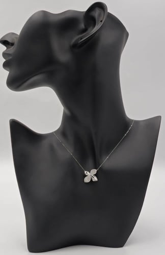 طقم ذهب ابيض عيار 18