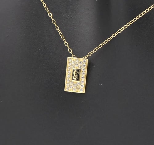 عقد ذهب عيار 18