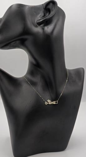 عقد ذهب عيار 18