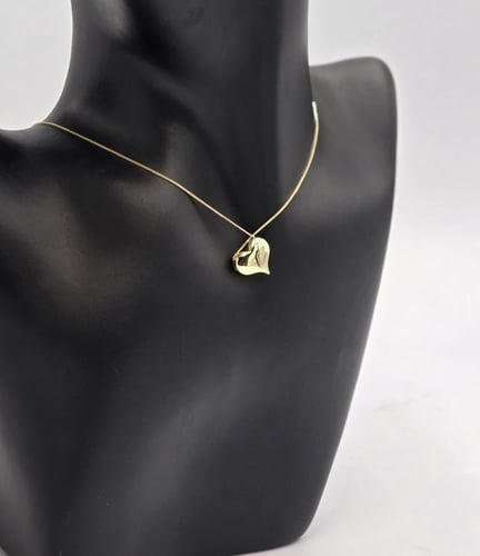 عقد ذهب عيار 18