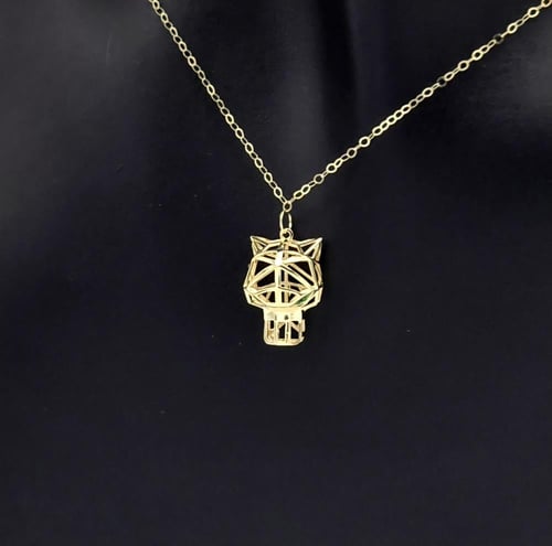 عقد ذهب عيار 18