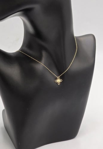 عقد ذهب عيار 18