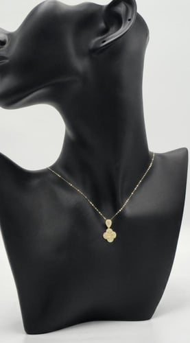 عقد ذهب عيار 18