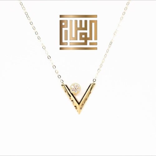 عقد ذهب عيار 18