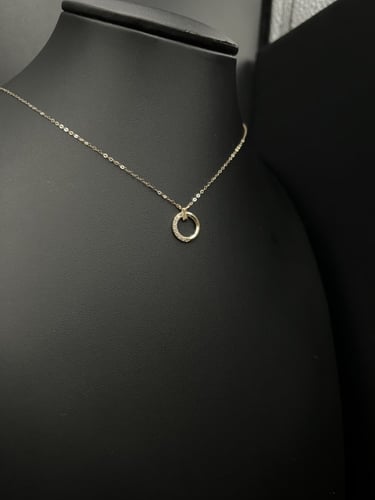 عقد ذهب عيار 18