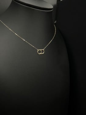 عقد ذهب عيار 18