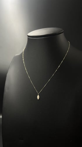 عقد ذهب عيار 18