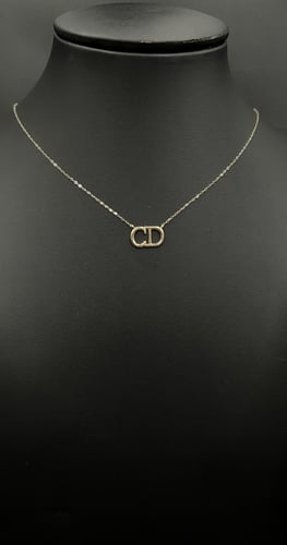 عقد ذهب عيار 18