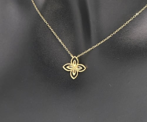 عقد ذهب عيار 18