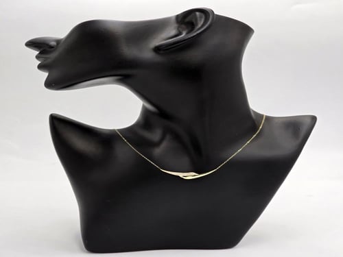 عقد ذهب عيار 18