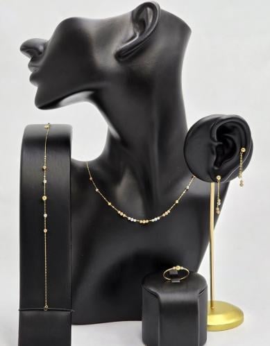 طقم ذهب عيار 18