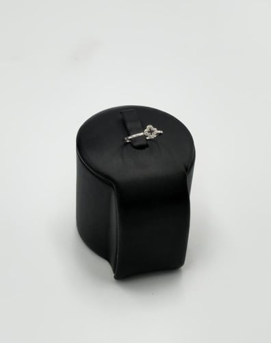 طقم ذهب ابيض عيار 18