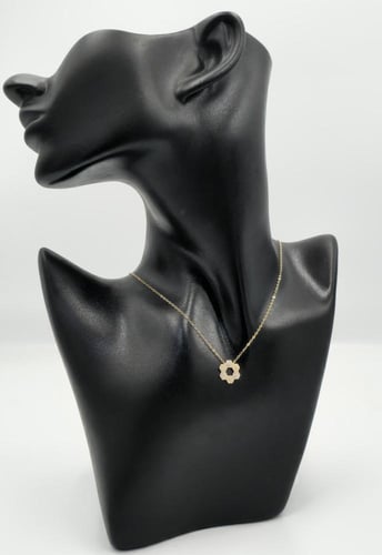 عقد ذهب عيار 18