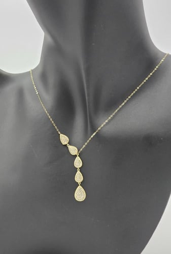عقد ذهب عيار 18