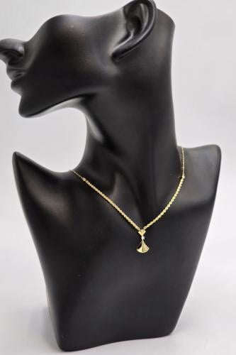 عقد ذهب عيار 18