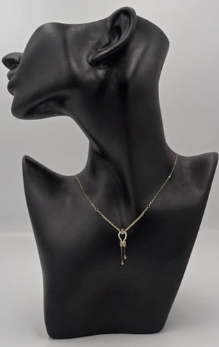 عقد ذهب عيار 18