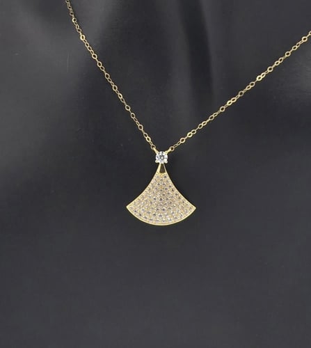 عقد ذهب عيار 18