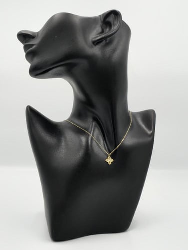 عقد ذهب عيار 18