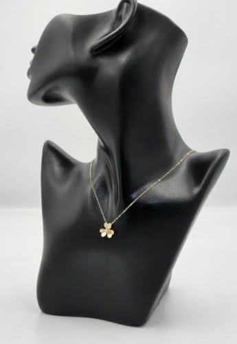 عقد ذهب عيار 18