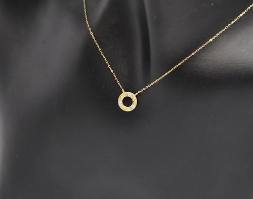 عقد ذهب عيار 18