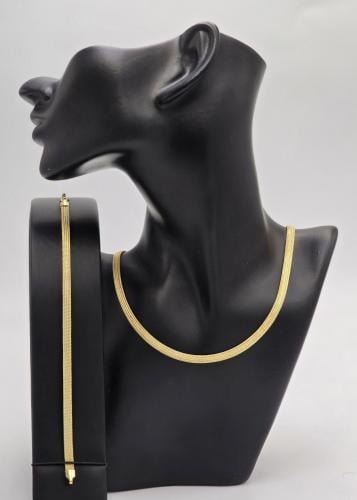 عقد و أسوارة ذهب عيار 18