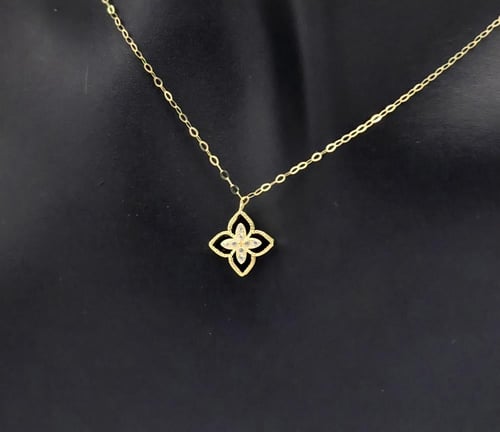 عقد ذهب عيار 18