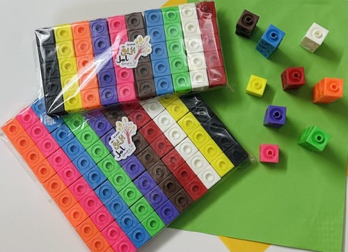 المكعبات المتدخلة لتعليم الحساب