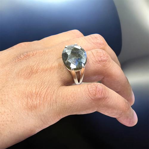 خاتم حجر الطاؤوس صياغة اوبال الملكية