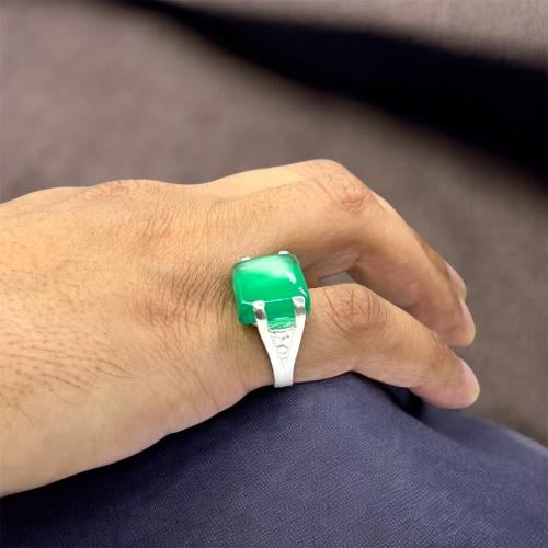 خاتم عقيق اخضر مربع بصياغة اوبال الملكيه