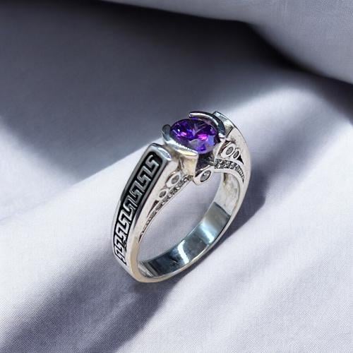 خاتم أنيق بتصميم فريد ولمسة من الطابع التاريخي �