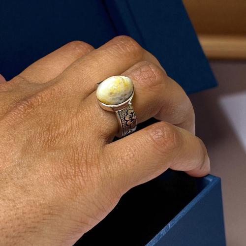 خاتم حجر عين الهرة (عين القطة) طبيعي