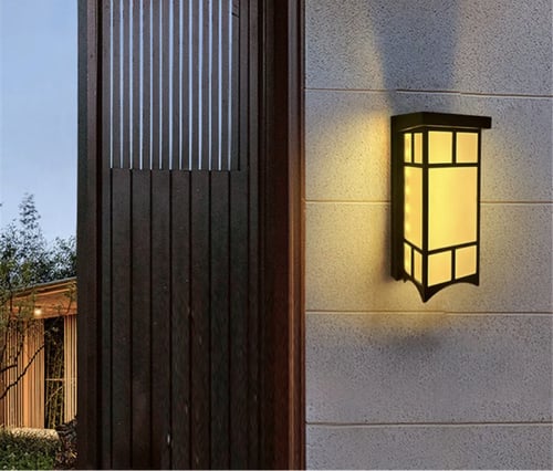 كشاف خارجي ليد 24 وات جرم اسود اناره اصفر